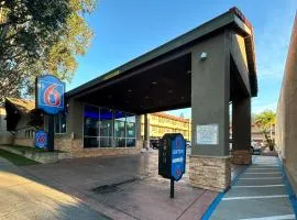 Motel 6 Pasadena, CA Old Town Pasadena Area, hotel v destinaci Pasadena