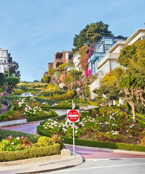 San Francisco şehrindeki en çok ziyaret edilen simge yapılardan biri. 