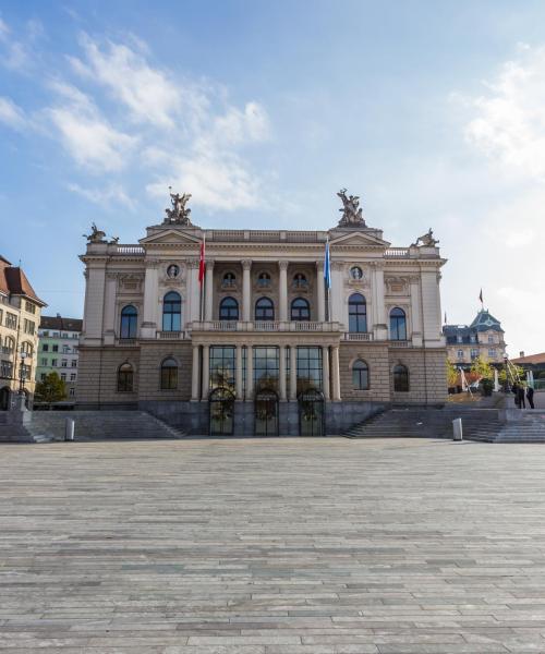 Yksi suosituimmista maamerkeistä kohteessa Zürich.