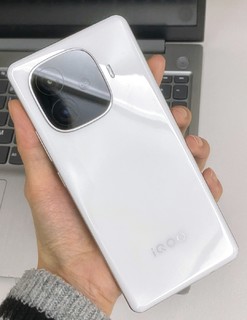 vivo iQOO Z9 星芒白：高性价比的电竞手机🎉