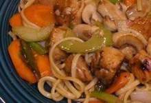 Family Favorite Chicken Lo Mein