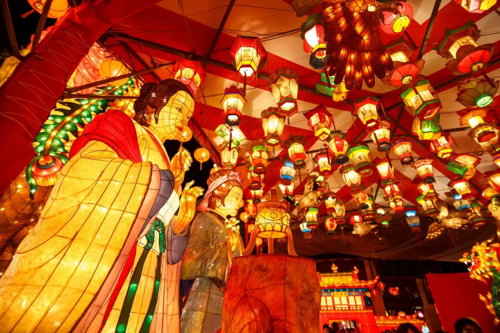 Nagasaki Lantern Festival 2025: Dates, Highlights, Access, and Hotels