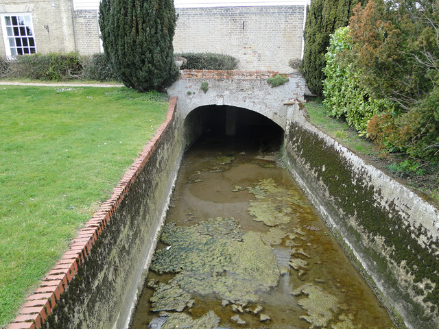 The outflow or tail race from under Deben Mill