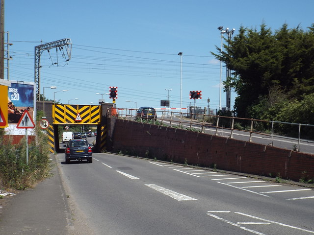 Road bridge and level crossing, Manningtree