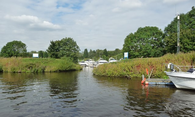 Entrance to Naburn Marina