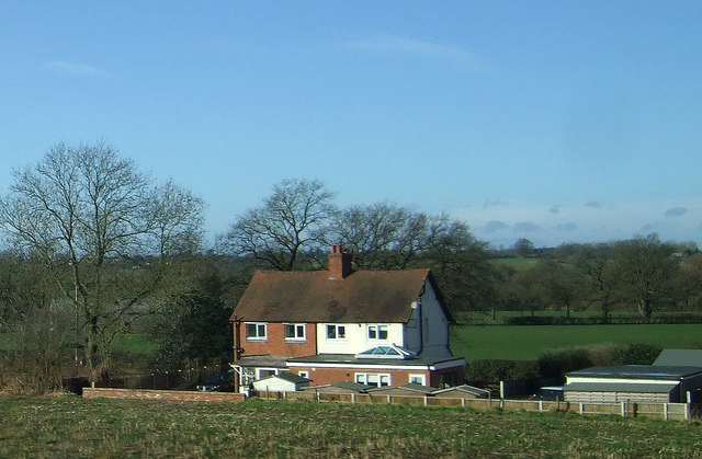 Houses on Bradnocks Marsh Lane