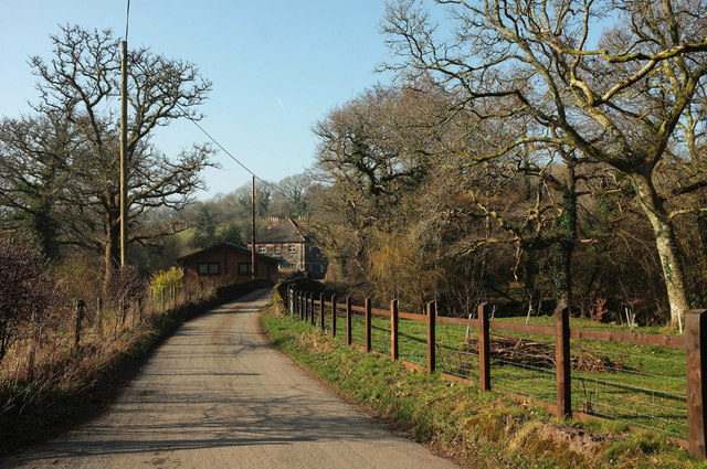 Lane at Leigh Bridge