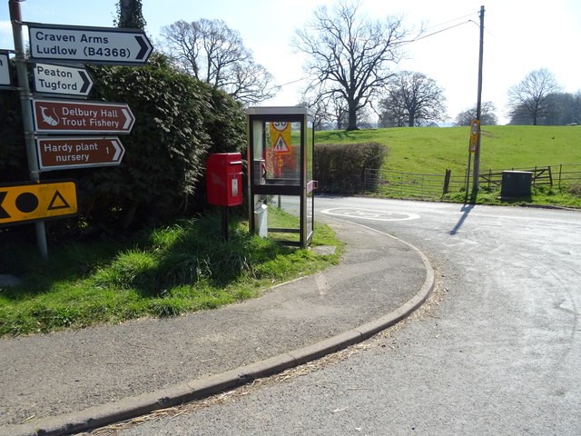 Elizabeth II postbox and telephone box, Diddlebury