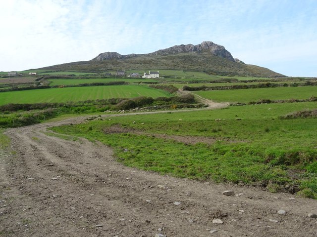 Farmland track and Carn Llidi Bychan