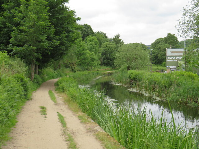 Canal towpath at Milnsbridge, Huddersfield