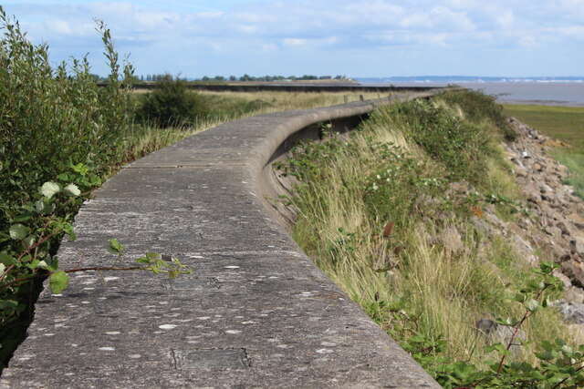 Sea wall near Skinner's Reen