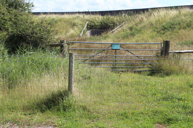 Sea wall at end of Boat Road