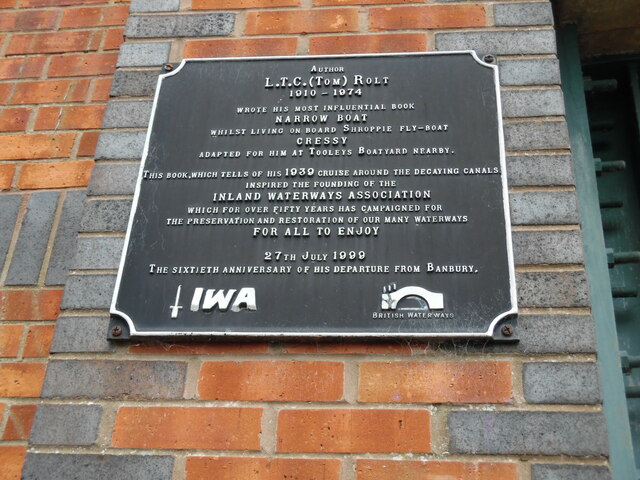 Plaque to Tom Rolt by the Oxford Canal