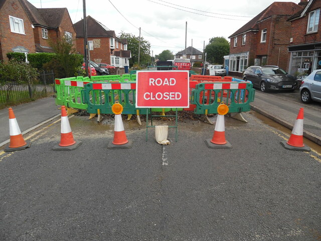 Complete Road Closure in Prestwood High Street (1)