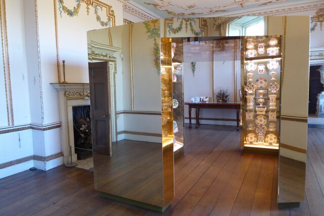 Porcelain display in Croome Court