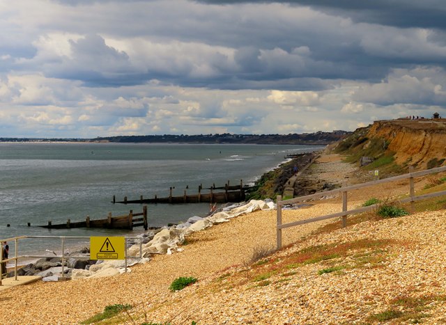 The coastal slope and shoreline at Milford on Sea