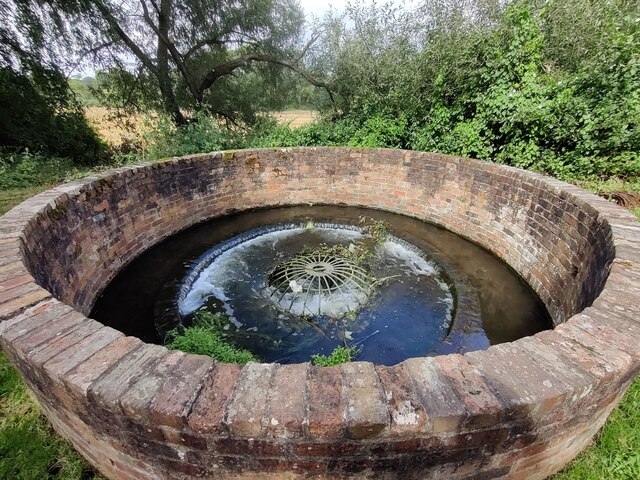 Circular overflow at Rocky Lock No 15