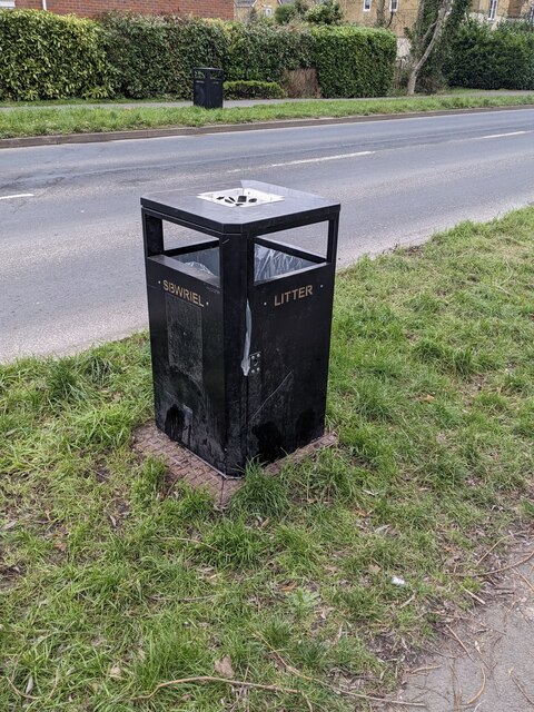 Welsh and English text on a Morgan Way litter bin, Newport