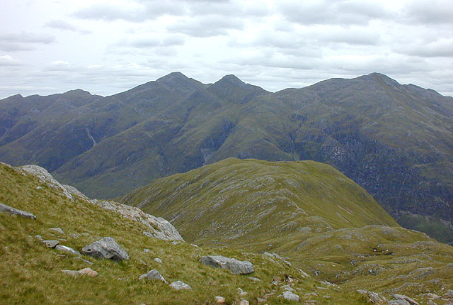 The ridge from Meallan Odhar towards the Saddle