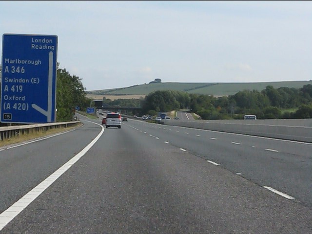 M4 Motorway at junction 15 © J Whatley :: Geograph Britain and Ireland