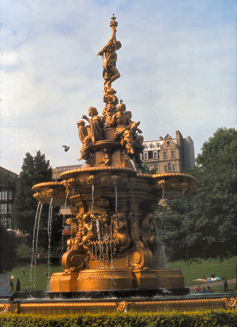 Princes Street Gardens, Fountain