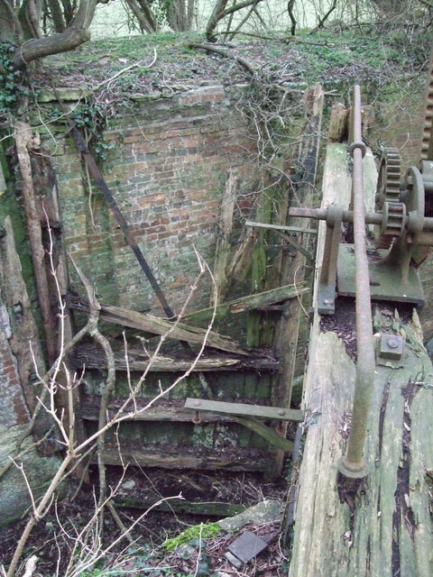 Derelict lock gate, disused Thames and Severn Canal near Dudgrove Farm