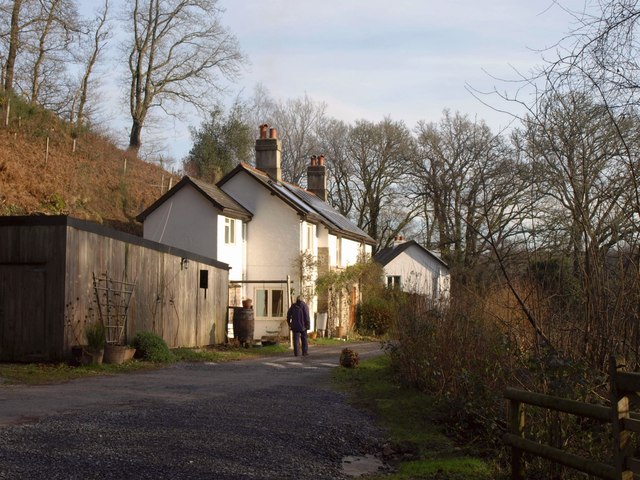 Lower Lodge, Yarner