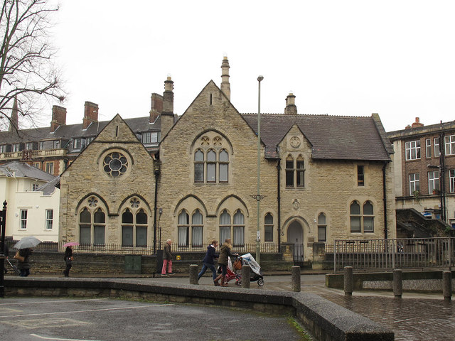 Building opposite County Hall, Oxford