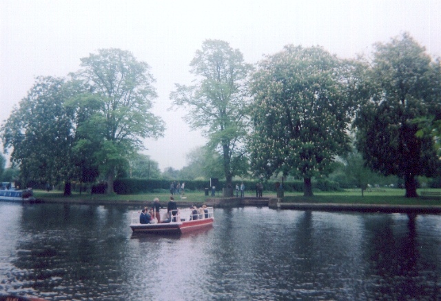 Chain ferry across the river Avon