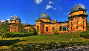 Bakgrundsbilder på skrivbordet Tyskland Byggnader Potsdam Gräset Astrophysikalische Observatorium Städer