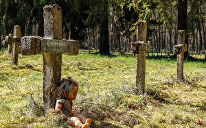 Fonds d'écran Cimetière Croix Poupée