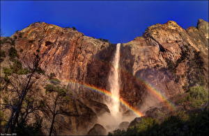 Tapety na pulpit Park USA Wodospady Kalifornia Yosemite Skałki Tęcza przyroda