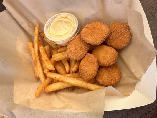 Photo of Pucker Up Old Skool Lemonade - Cocoa, FL, US. Chicken nuggets