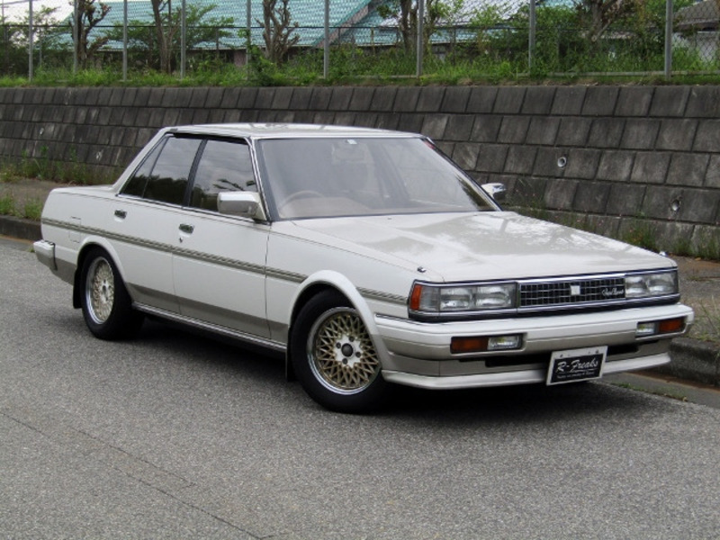 TOYOTA CRESTA