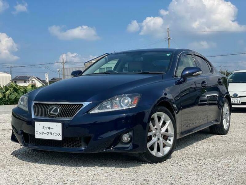 LEXUS IS