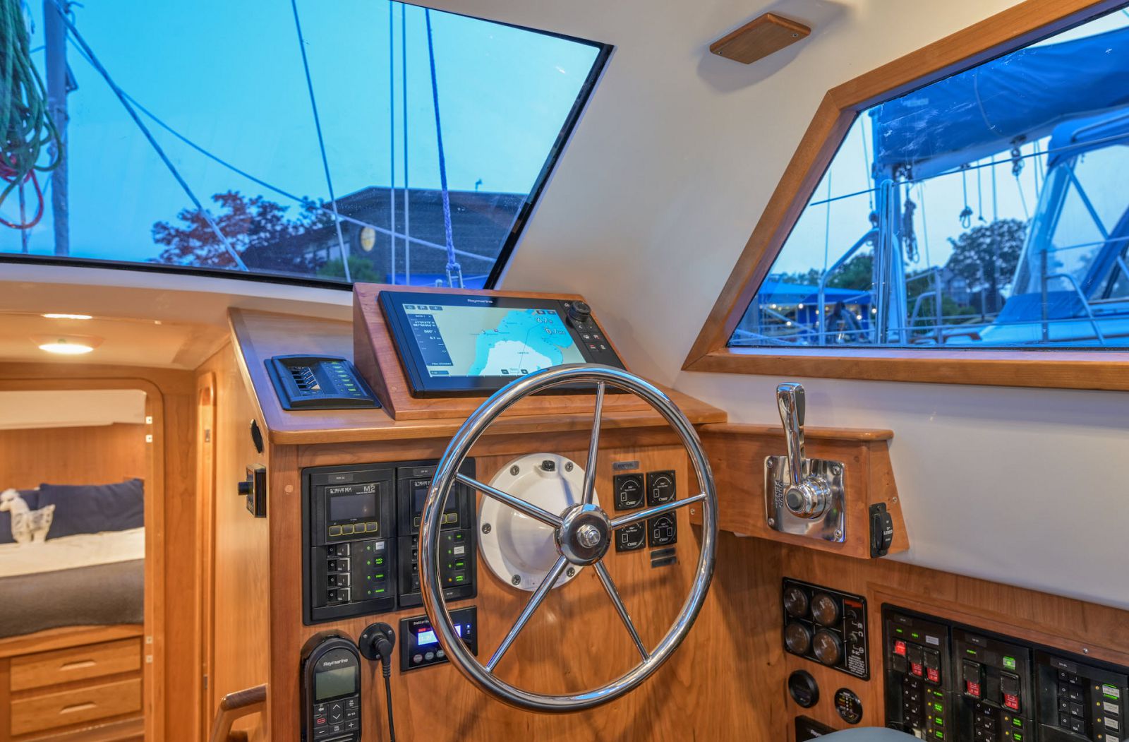 interior helm station - tartan 455