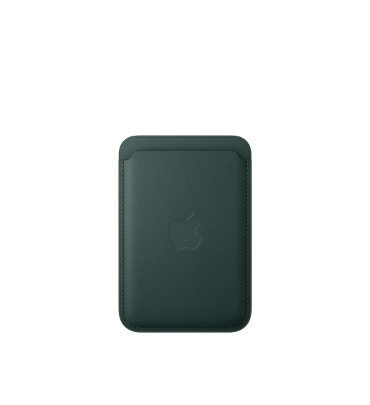 Porte-cartes en tissage fin avec MagSafe vert foncé pour iPhone, extérieur dos, fente pour l’insertion des cartes en haut, logo Apple intégré au centre, coutures le long des bords.