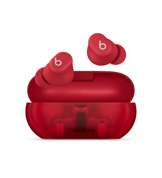 Auriculares Beats Solo Buds em vermelho transparente, a flutuar sobre a bolsa de transporte compacta.