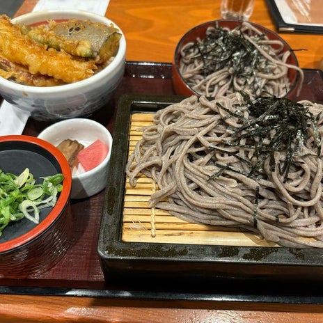 空港の人気店で食べた美味な品の画像