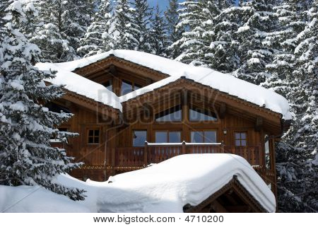 Luxurious Chalet Detail 2