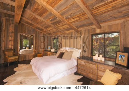 Luxurious Rustic Log Cabin Bedroom