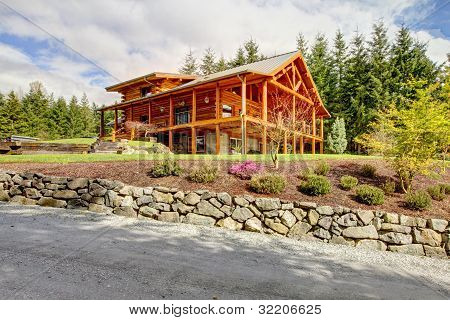 Beautiful Large American Classic Log Cabin Home.