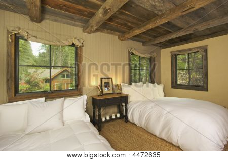 Luxurious Rustic Log Cabin Bedroom