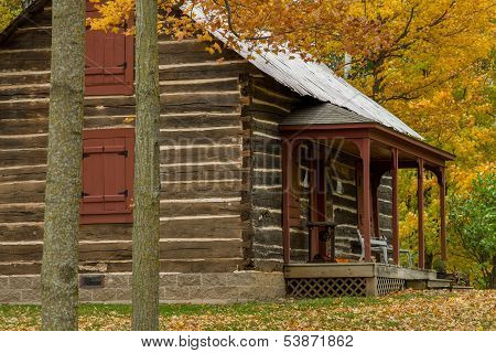 Almelund Log Cabin, Autumn